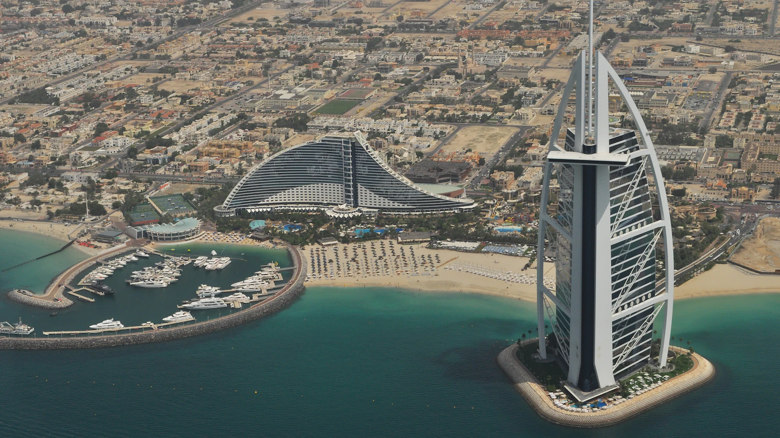 Burj Al Arab à Dubaï, symbole de la destination où se demande la résidence entrepreneuriale